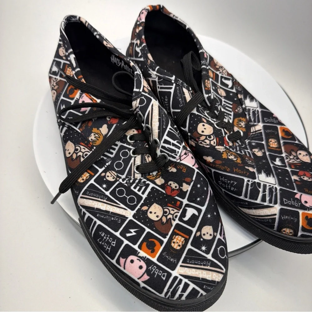 Women's‎ Black Patterned Sneakers